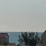 T2 With Swimming Pool And Sea Accessair Cooled
