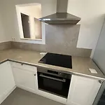 Bas De Villa Avec Jardin