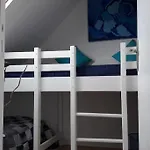 Bright And Quiet Apartment 5 Mns From The Beach