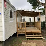 Mobil-Home 4 Places Climatise Dans Camping 4*