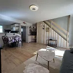 Maison Climatisee A 2 Pas De La Plage Avec Piscine Et Parking Prive, 6 Couchages - Gruissan - Fr-1-229-486