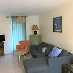 Agreable Maison Ensoleillee Avec Jardin Arbore