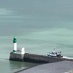 Caprices Ensoleilles Chambre 1 A 2 Pers Possibilite 2Eme Chambre Avec Lit King Size En Supplement Avec Capacite 4 Pers Vue Panoramique, Petite Vue Mer, 300 Metres Plage Mers Les Bains Le Treport Petit Dejeuner Servi En Chambre En Option