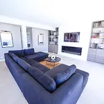 Beautiful Villa Close To The Seaside