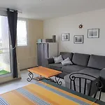 Appartement Avec Balcon Vue Mer Plage De Trestraou A Perros-Guirec - Ref 903