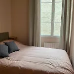 Charming Renovated Apartment Near The Beach