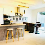 Villa Jardin Clos - Piscine & Jacuzzi Privatif - Animaux Acceptes