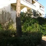 Studio En Rez-De-Chaussee Avec Terrasse Spacieuse Et Parking Prive A Marseillan - Fr-1-326-814