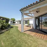 Maison D'Architecte Familiale Avec Piscine Chauffee Au Calme