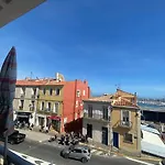 T2 La Singuliere