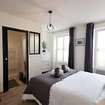 Le Baleineau Au Coeur De Saint Martin De Re