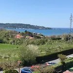Appartement A Cote De La Plage Avec Piscine Climatise