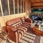 Maison En Bois, 3 Chambres, Entre Ville Et Lac