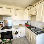 Appartement T2 Pour 4 Pers, Avec Piscine, Tennis, Parking Et Terrasse, A 400M De La Plage - Fr-1-607-190