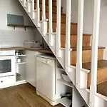 Appartement Avec Vue Sur Mer, Proche Plage, Terrasse Et Parking A Perros-Guirec - Fr-1-368-417