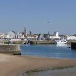 Charmant 2 Pieces Renove, Terrasse, Parking, Proche Commerces Et Plage - Saint-Gilles-Croix-De-Vie - Fr-1-224-810