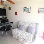 Studio Avec Terrasse, Piscine, Parking Et Clim Au Grau-Du-Roi - Fr-1-307-256