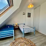 Maison 3 Pieces Avec Jardinet, Garage Et Parkings, Quartier Calme A Quiberon. - Fr-1-478-61