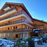 Appartement Renove Acces Direct Aux Pistes Avec Balcon A Meribel - Fr-1-688-48