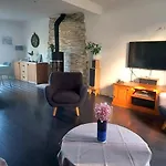 Maison Cosy A Saint-Meloir-Des-Ondes Avec Jardin Prive