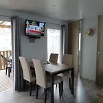 Sbvacances Entierement Equipe Et Tout Confort Grand 2Ch Avec Suite Parentale Et 2 Sdb Dans Camping 4 Etoiles