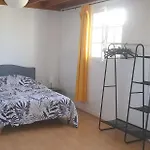 La Maisonnette A 1200 M De La Mer