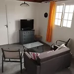 La Maisonnette A 1200 M De La Mer
