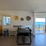 Appartement Vue Mer A 1 Min A Pied Des Plages Avec Parking Prive