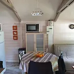 Chalet Et Caravane Sur Terrain Prive , Mer A Pied