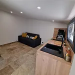 Au Petit Ilet