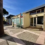 2 Pieces Avec Terrasse, Piscine Chauffee, Proche Plage Et Port - Fr-1-723-152