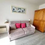 Studio Avec Piscine, Parking Et Terrasse A Les Sables-D'Olonne - Fr-1-92-794