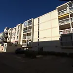 Appartement T1 Avec Balcon, Climatisation Et Parking Pres Du Parc Charles De Gaulle A Balaruc-Les-Bains - Fr-1-553-101