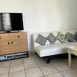 Studio Face Mer Avec Balcon, Proche Plage Et Commerces, Equipe, 1Er Etage Avec Ascenseur - Fr-1-92-907