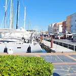 Studio Renove Au Cap D'Agde : 4 Couchages, Clim, Proche Plage Et Port, Parking A Proximite - Fr-1-249-351
