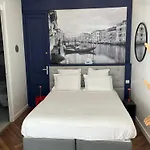 Chambre Dans Hotel Particulier 18E Siecle Hyper Centre La Rochelle