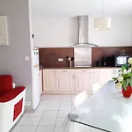 Appartement Charmant Pres De La Plage Avec Garage Et Terrasse - Ideal Pour Famille Et Amis - Fr-1-392-233