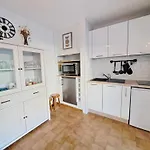 Appartement En Rdc, Acces Direct Plage, Terrasse 30M², Parking Prive, Equipements Complets - Fr-1-326-795
