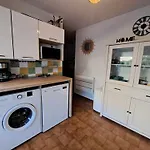 Appartement En Rdc, Acces Direct Plage, Terrasse 30M², Parking Prive, Equipements Complets - Fr-1-326-795