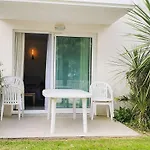 Bel Appartement A 100 M De La Plage A Fouesnant Avec Piscine Chauffee, Pour 4 Personnes - Fr-1-481-160