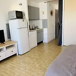 Studio Cabine 4 Pers Avec Piscine, Terrasse Et Garage - Le Grau-Du-Roi - Fr-1-717-15