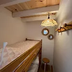Petite Maison Au Coeur De La Pinede