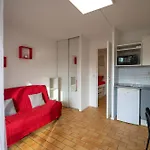 Studio Avec Terrasse Et Piscine