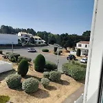Appartement T2 A 2 Minutes De La Plage Avec Loggia, Parking Privatif Et Commerces A Proximite - Fr-1-324A-19
