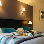 Le Manoir Hotel