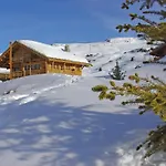 Madame Vacances Les Chalets De L'Altiport