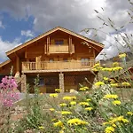 Madame Vacances Les Chalets De L'Altiport