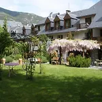 Hotel Mir