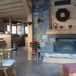 Bed And Breakfast Chalet Manava