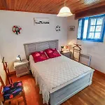 3 Bedroom Cozy Home In Riantec